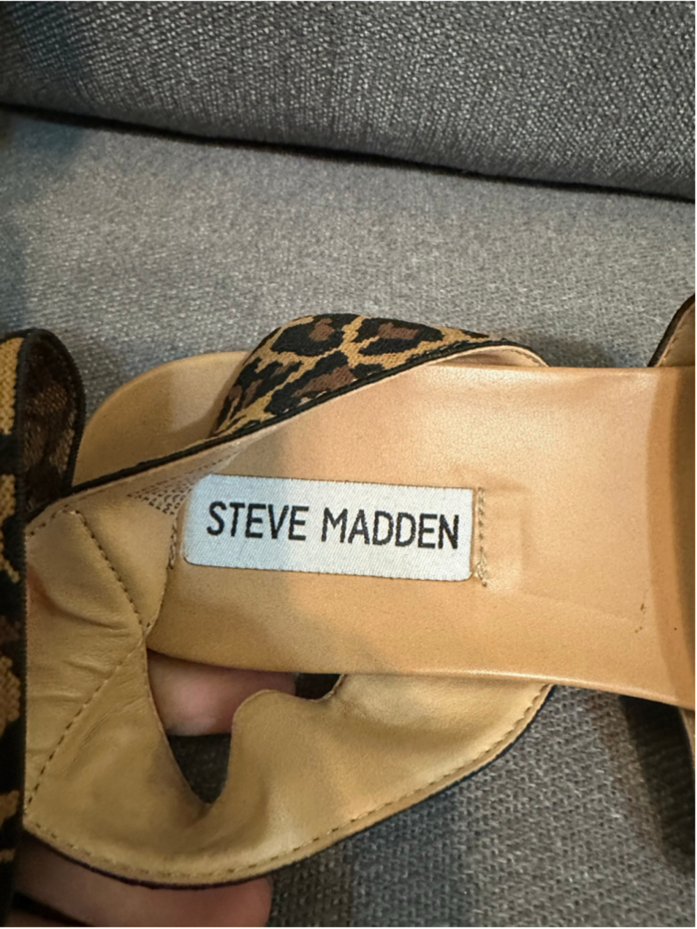 Steve Madden Leopard Print Flat Sandals Size 7 Brown & Black Ankle Strap - Picture 2 of 6